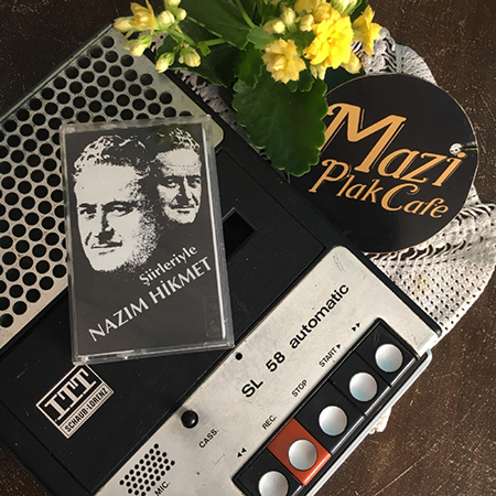 Şiirleriyle Nazım Hikmet